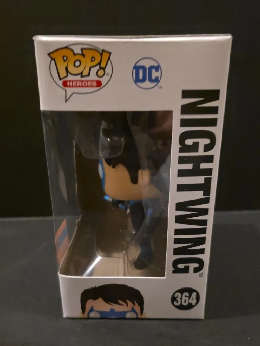 Funko Nightwing Pop! Figure - Blue Mask & Black Suit - Picture 3 of 6